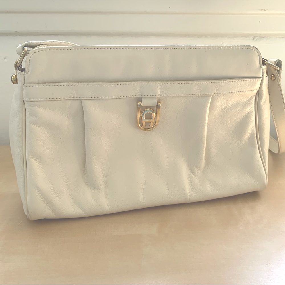 Etienne Aigner Vintage Classic Off White Leather Two Compartment Shoulde…